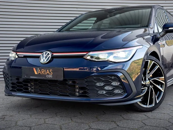 Volkswagen Golf 2022 photo 2