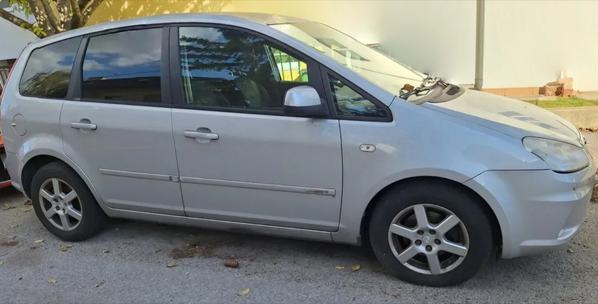 Ford C-Max 2010 photo 2