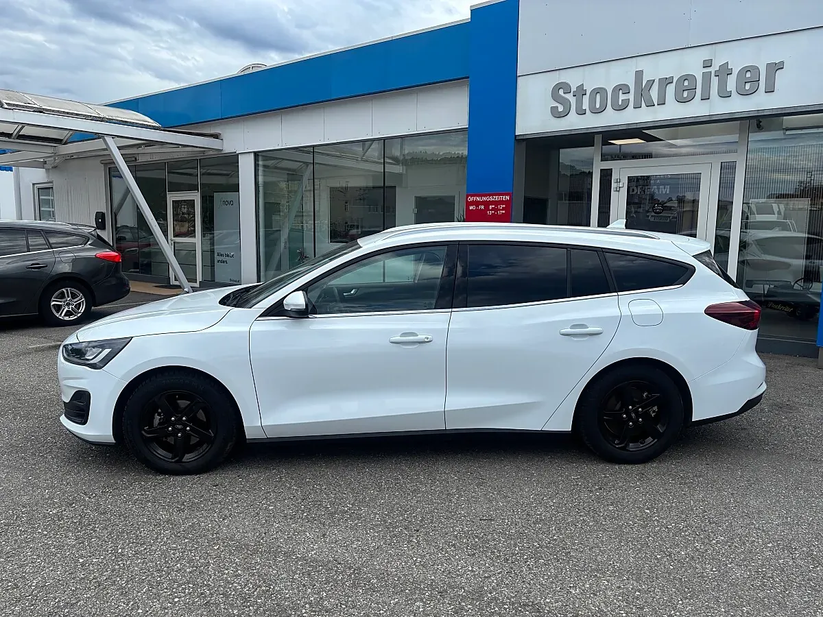 Ford Focus 2024 photo 2