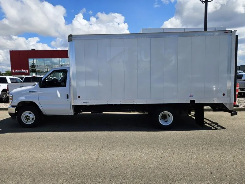 Ford E-Series 2024 photo 2