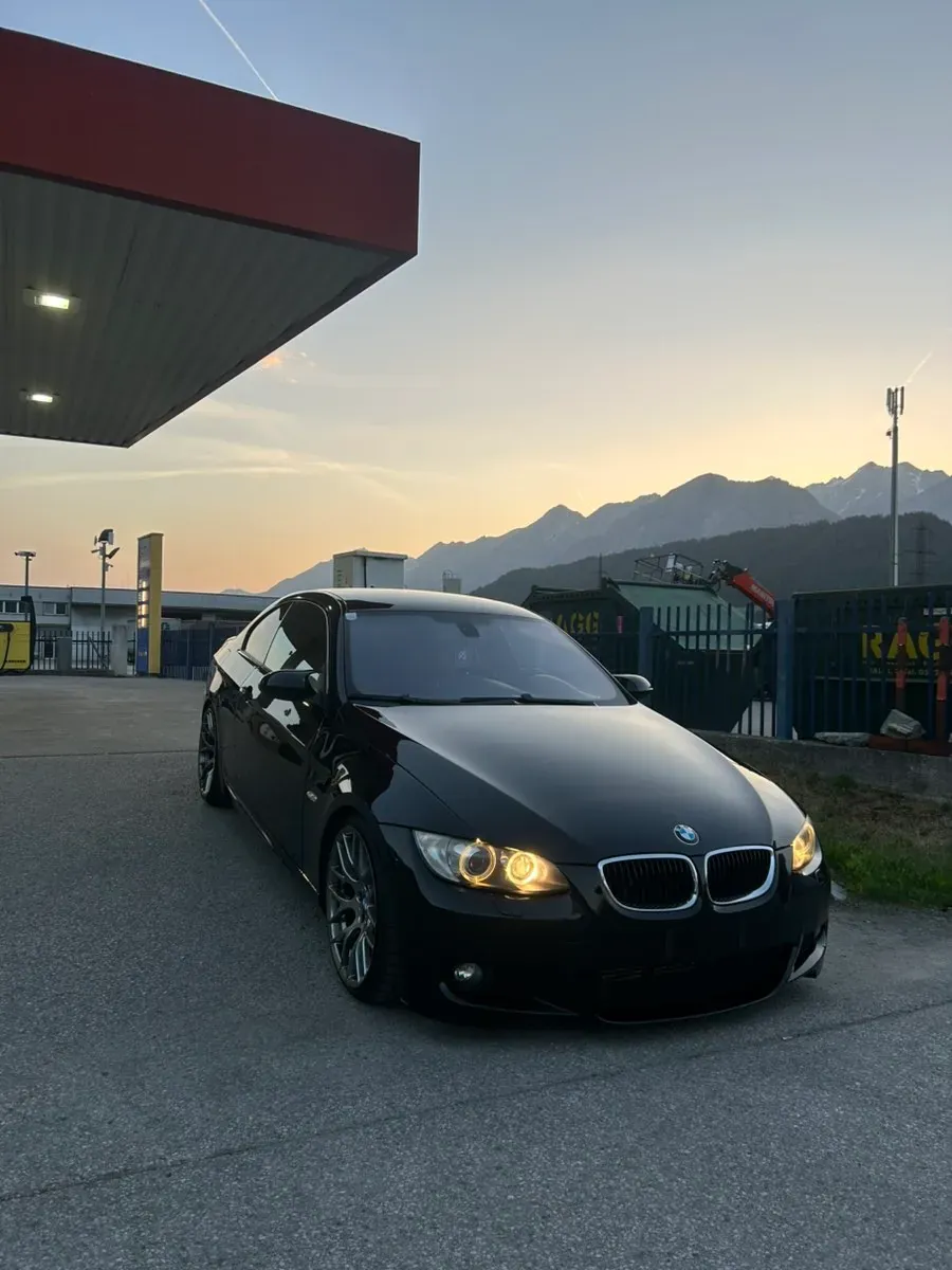 BMW 3 Series 2009 photo 3