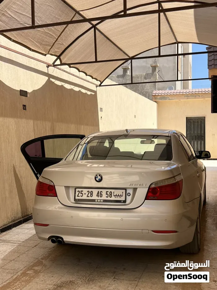 BMW 528