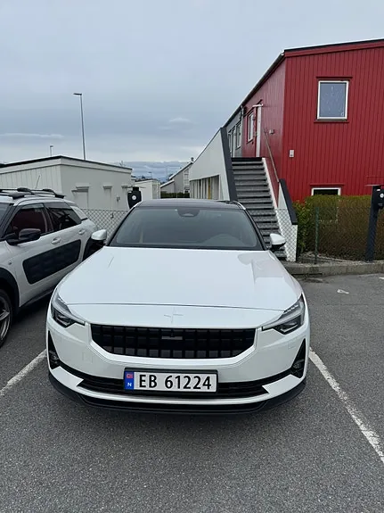 Polestar 2 2021 photo 2