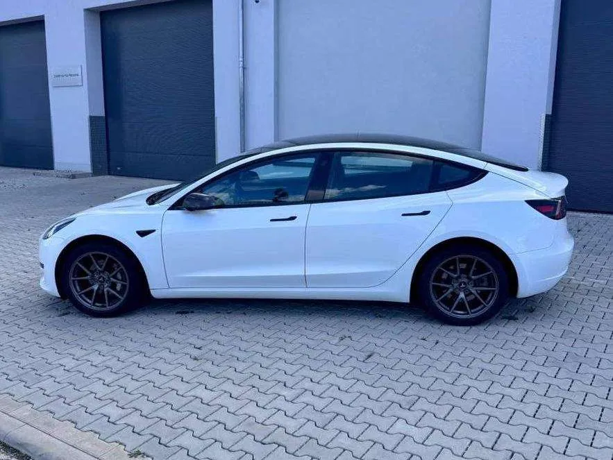 Tesla Model 3 2021 photo 4