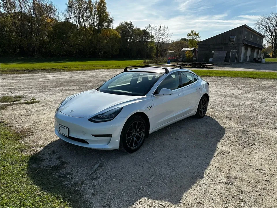 Tesla Model 3 2018 photo 3