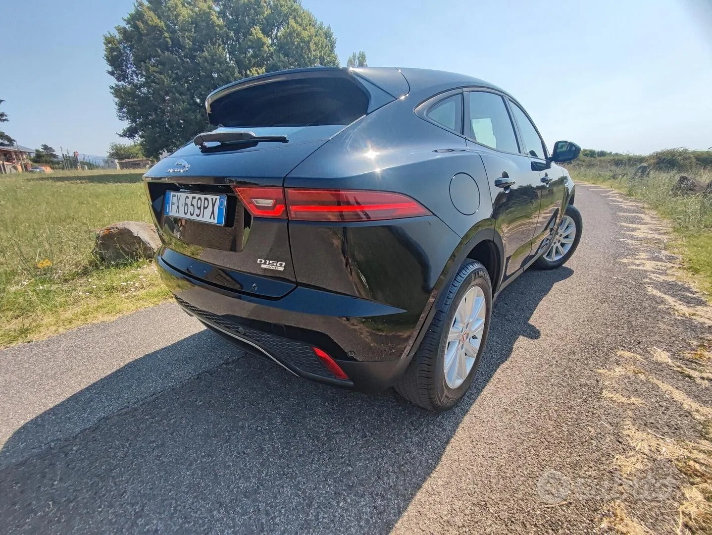 Jaguar E-Pace 2019 photo 4