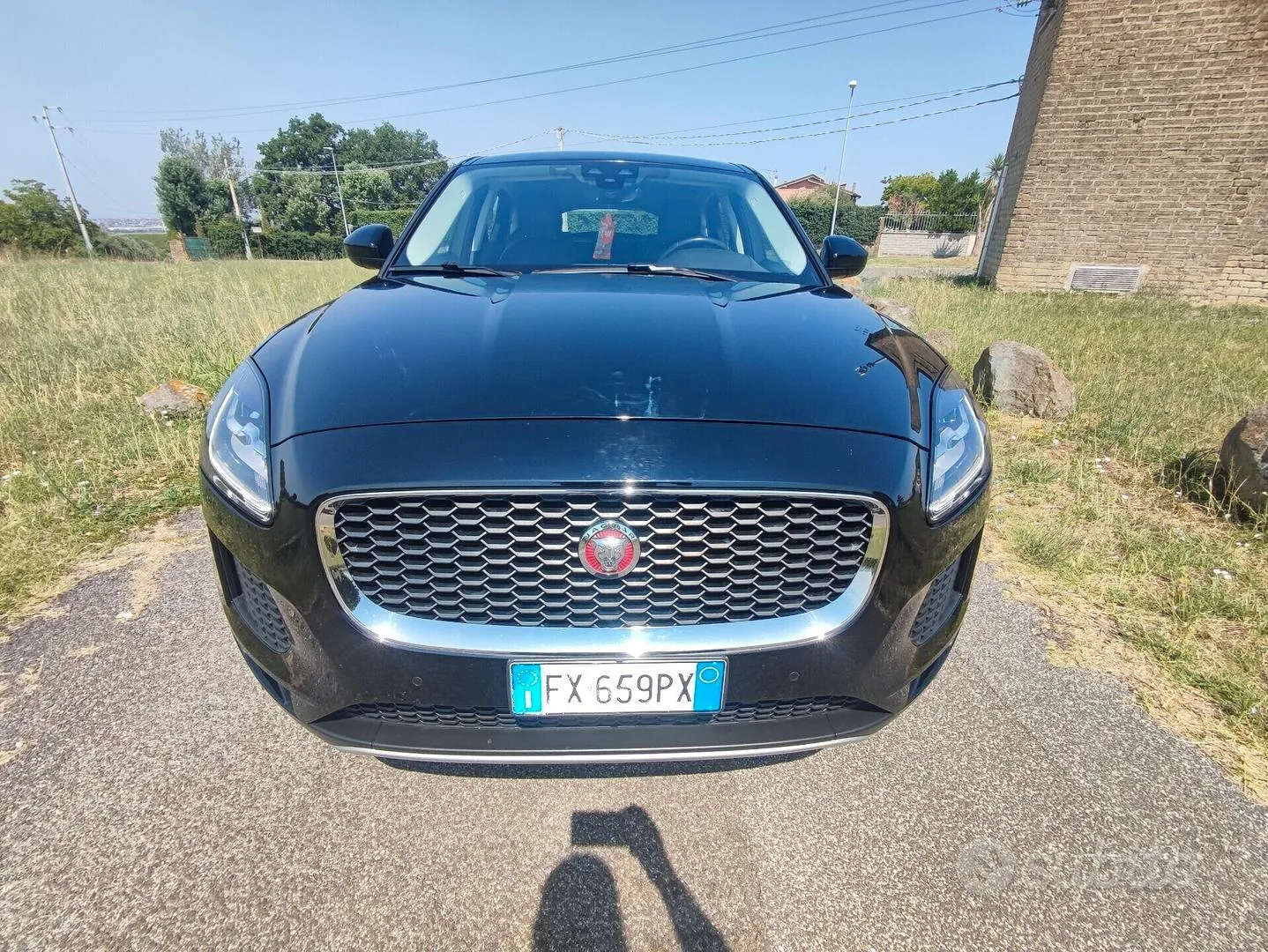 Jaguar E-Pace 2019 photo 2