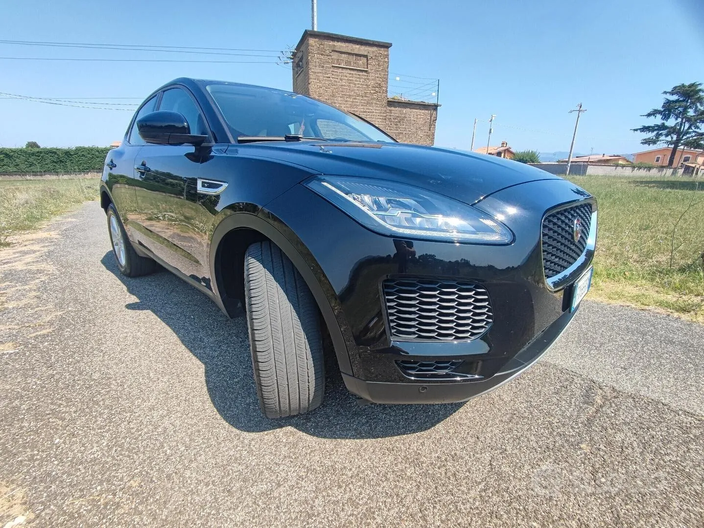 Jaguar E-Pace 2019 photo 3