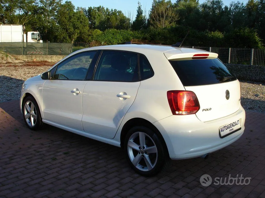 Volkswagen Polo 2011 photo 4