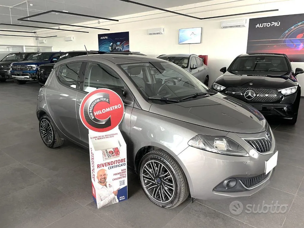 Lancia Ypsilon
