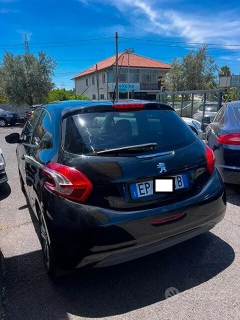 Peugeot 208 2013 photo 5