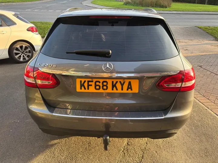 Mercedes-Benz C-Class 2019 photo 4