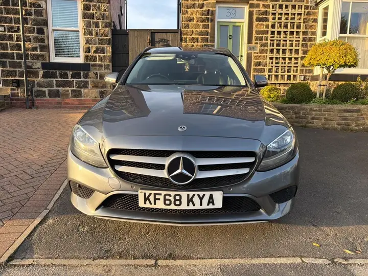 Mercedes-Benz C-Class 2019 photo 2