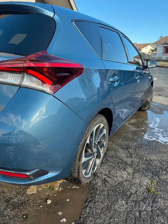 Toyota Auris 2017 photo 3