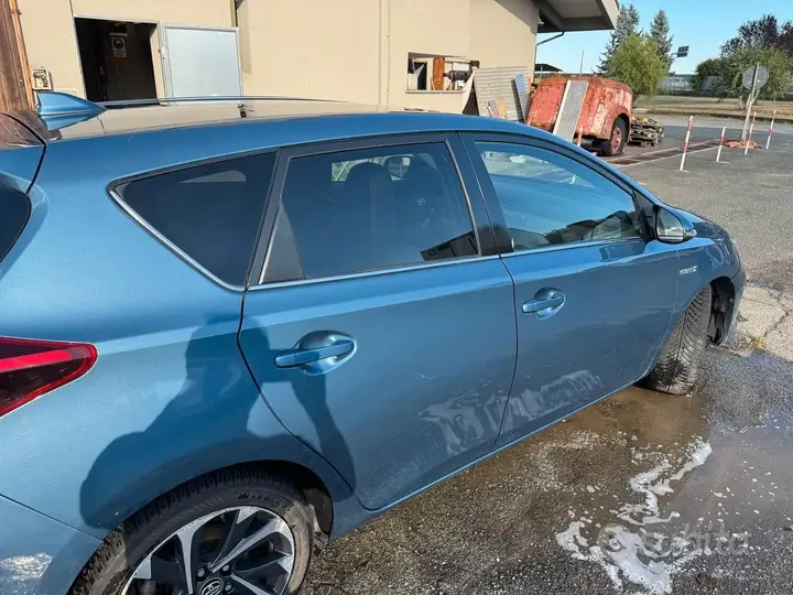 Toyota Auris 2017 photo 2