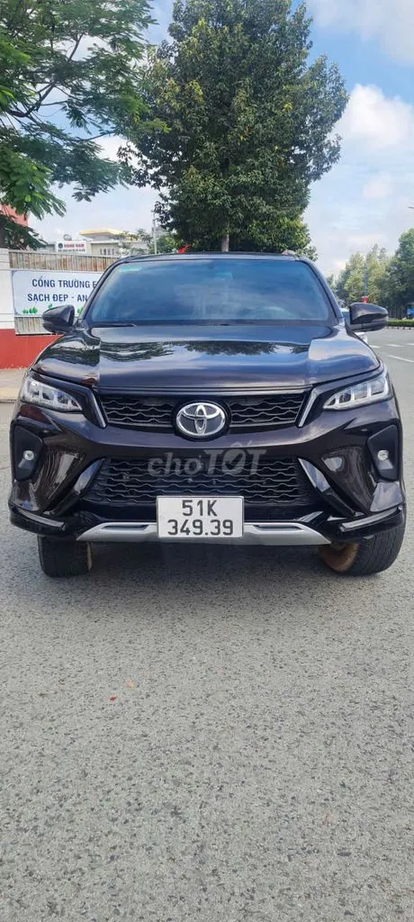 Toyota Fortuner 2022 photo 3