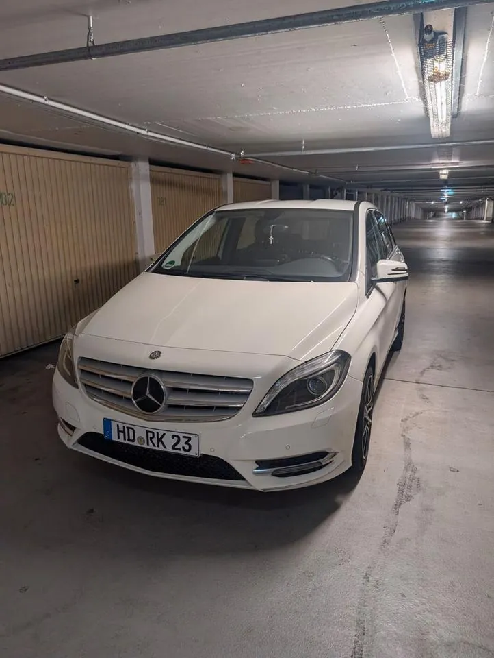 Mercedes-Benz B 200