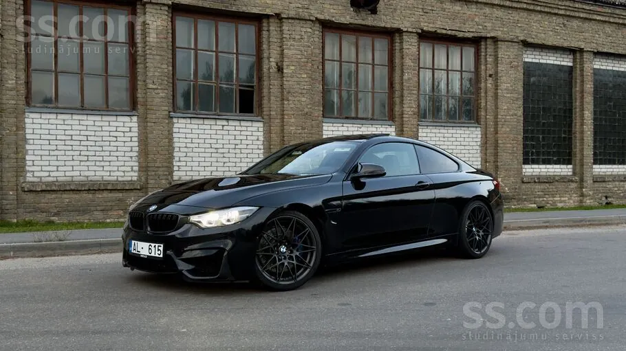 BMW M4 2015 photo 3