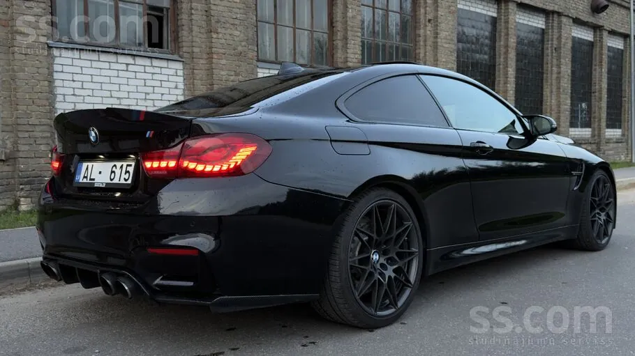 BMW M4 2015 photo 4