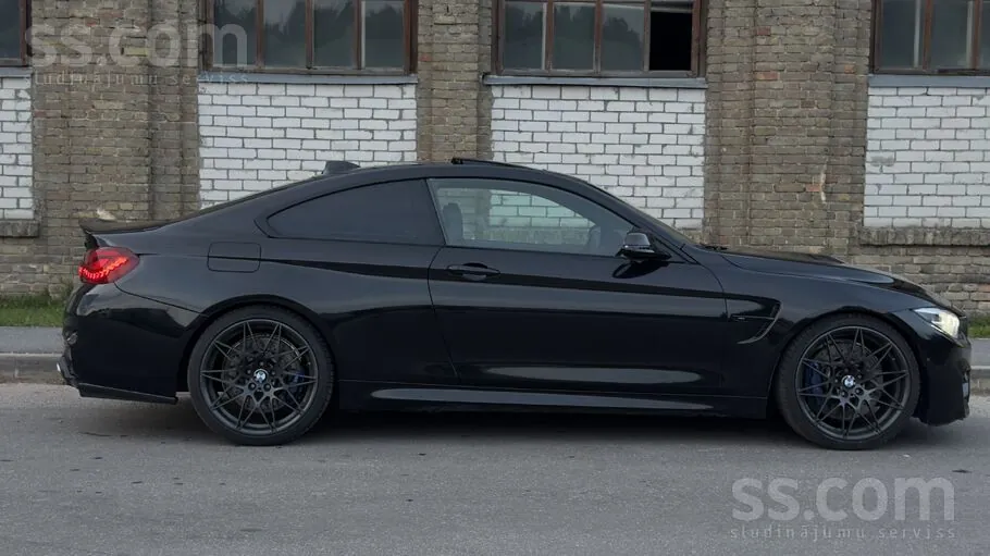 BMW M4 2015 photo 2