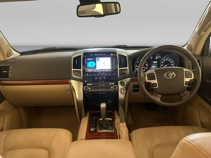 Toyota Land Cruiser 2013 photo 3