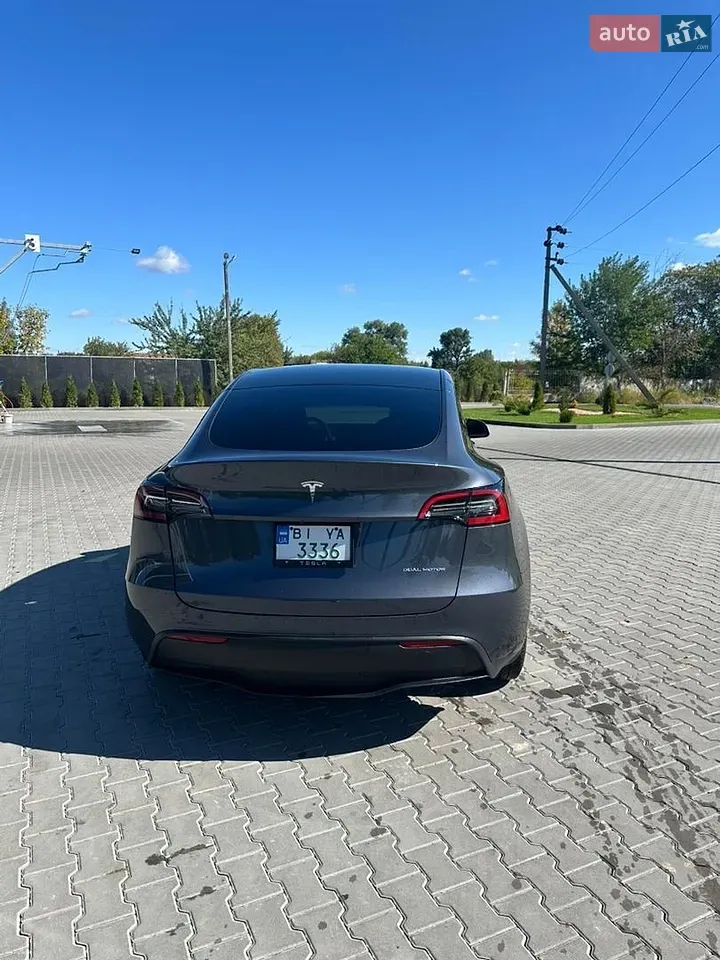 Tesla Model Y 2023 photo 5