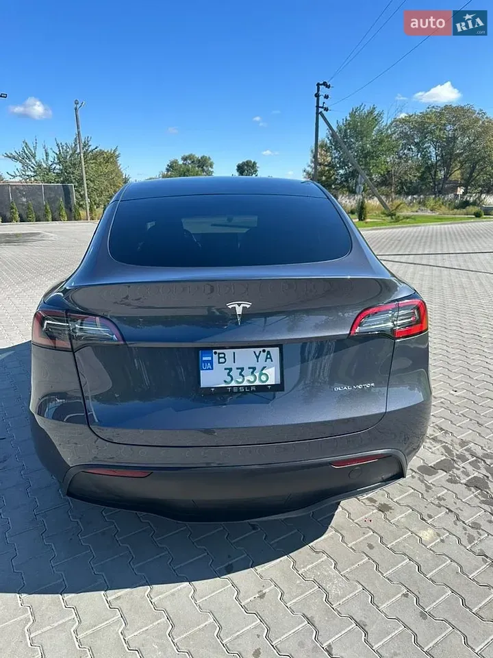 Tesla Model Y 2023 photo 4