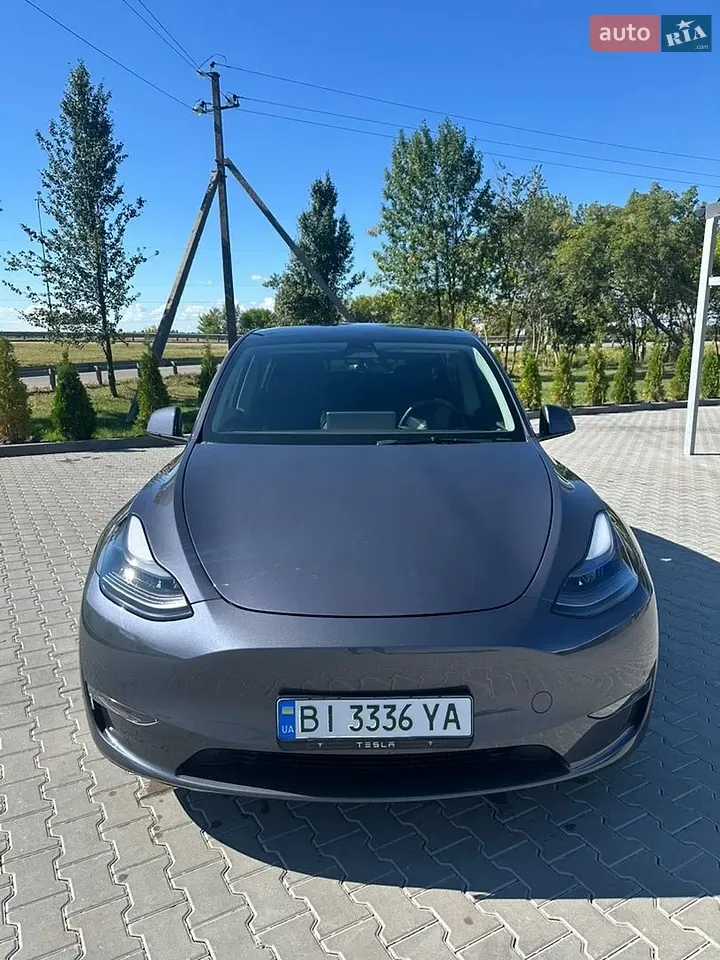 Tesla Model Y 2023 photo 2