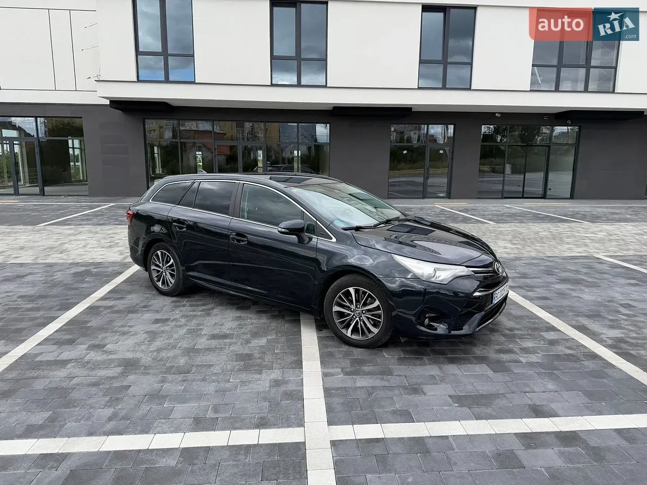 Toyota Avensis 2015 photo 2