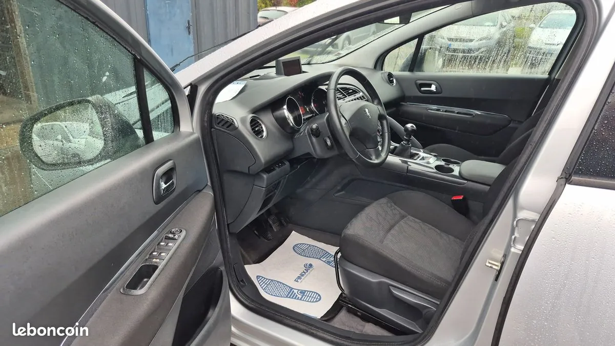 Peugeot 3008 2011 photo 2