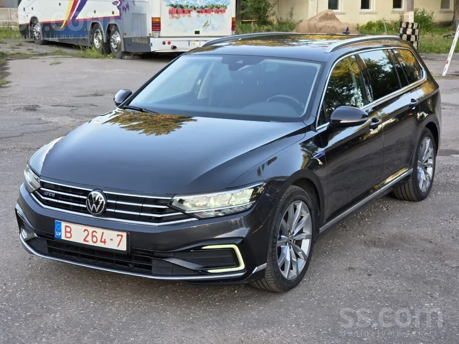 Volkswagen Passat 2021 photo 2