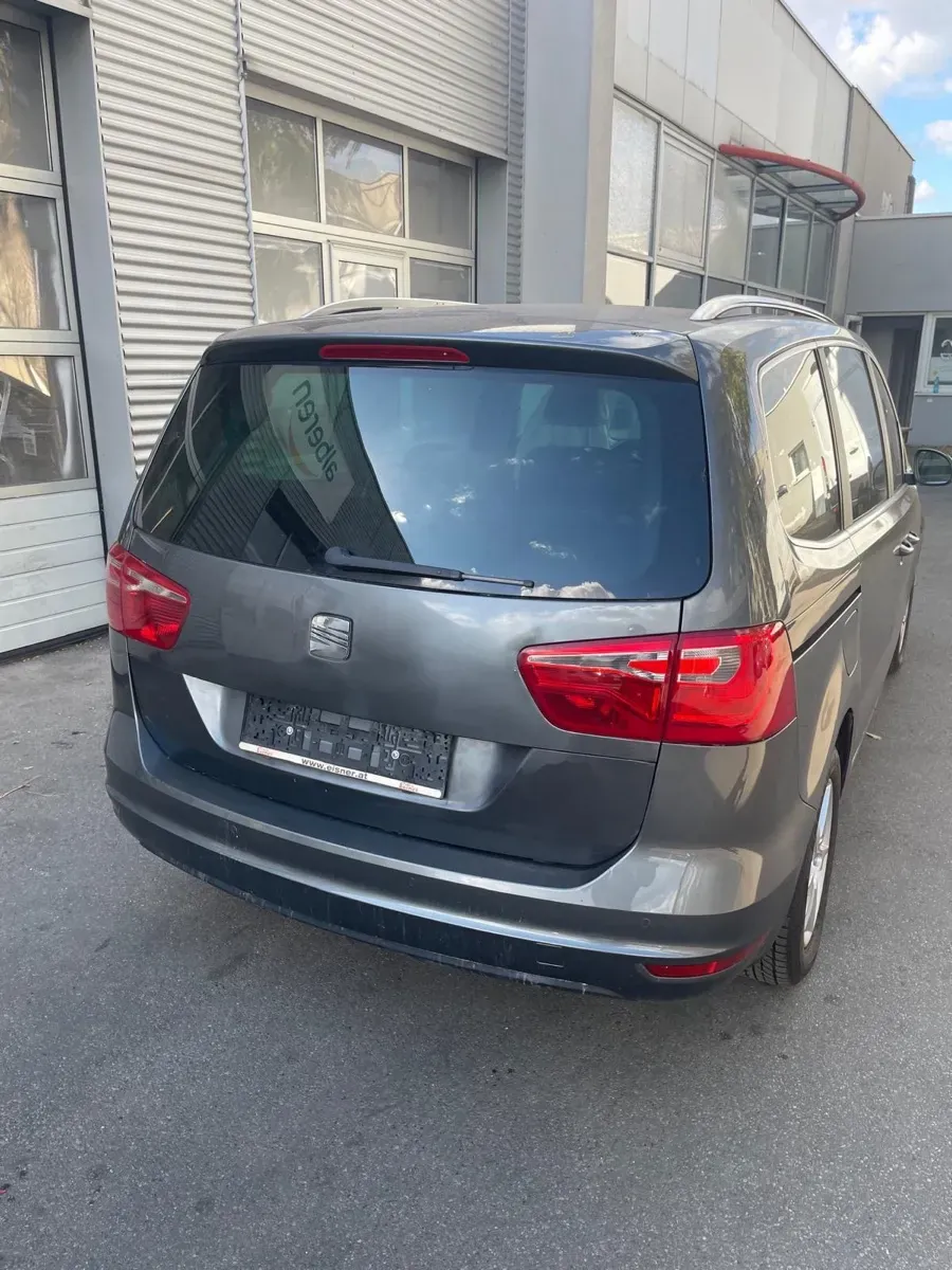 Seat Alhambra 2011 photo 2