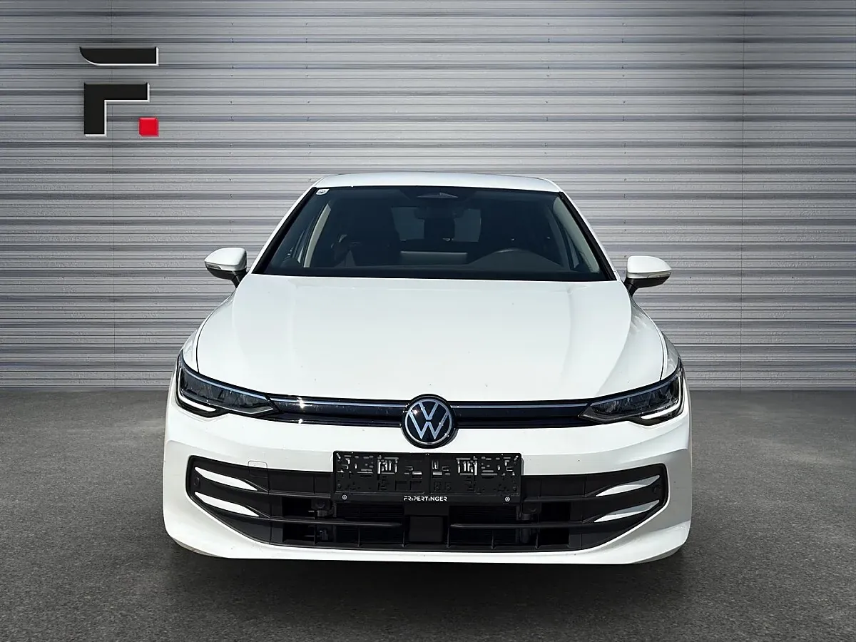 Volkswagen Golf 2026 photo 2