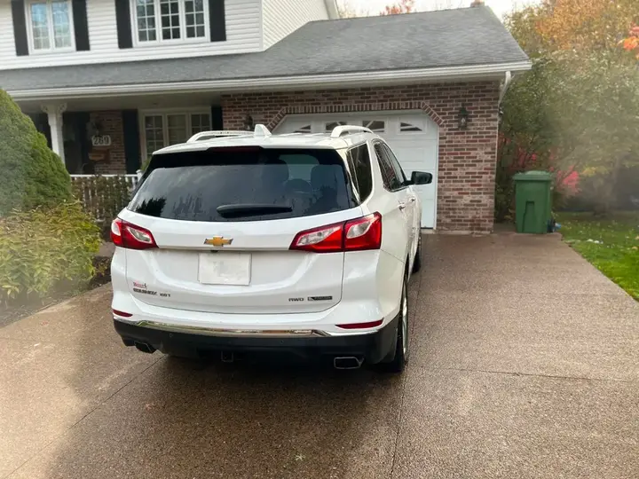 Chevrolet Equinox 2018 photo 2