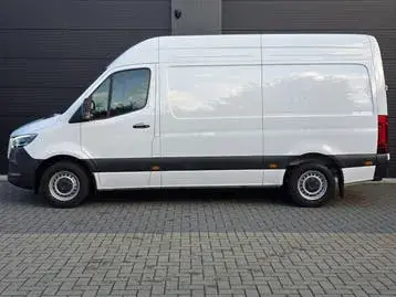 Mercedes-Benz Sprinter photo 3