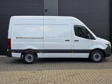 Mercedes-Benz Sprinter photo 4