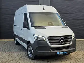 Mercedes-Benz Sprinter photo 2