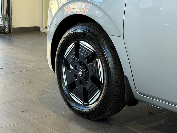 Hyundai Staria 2027 photo 5