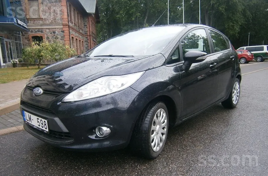 Ford Fiesta 2012 photo 2