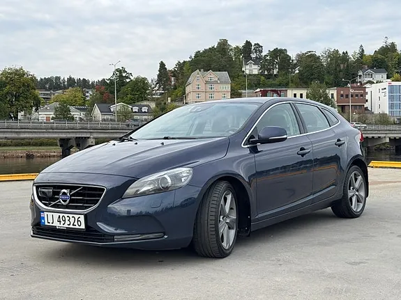 Volvo V40 2013 photo 2