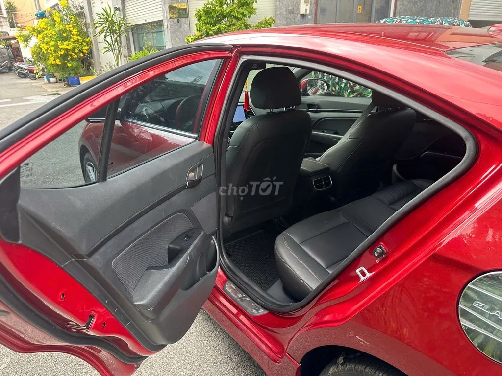 Hyundai Elantra 2018 photo 2