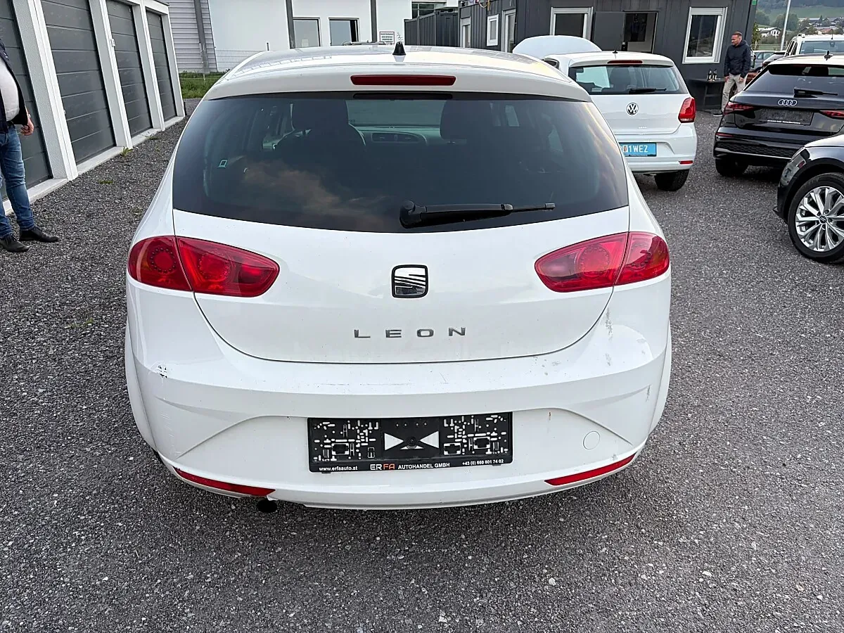 Seat Leon 2012 photo 2