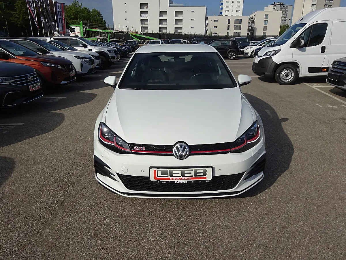 Volkswagen Golf 2019 photo 2
