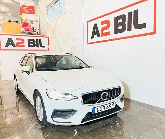 Volvo V60 2022 photo 2
