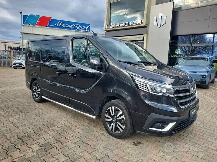 Renault Trafic 2023 photo 2