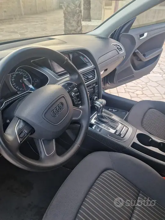 Audi A4 2012 photo 5