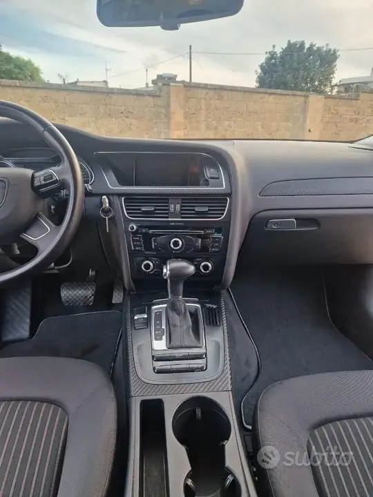 Audi A4 2012 photo 4