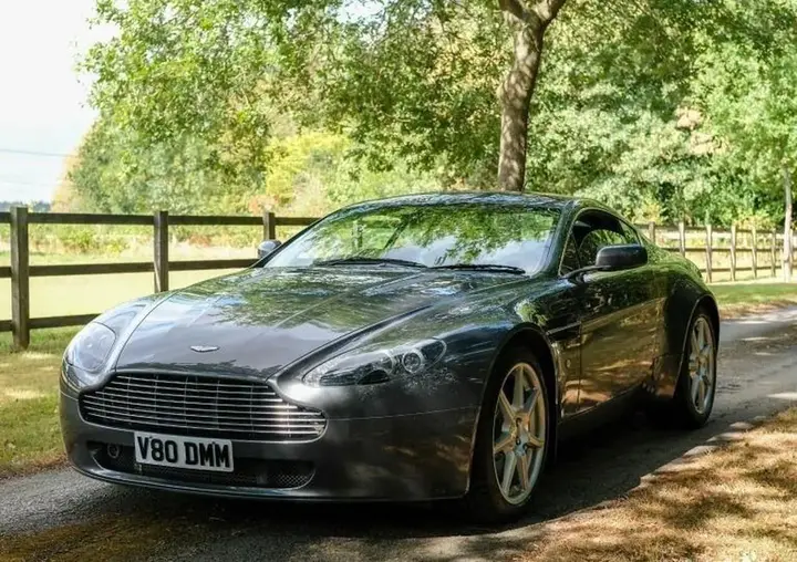 Aston Martin Vantage 2008 photo 4