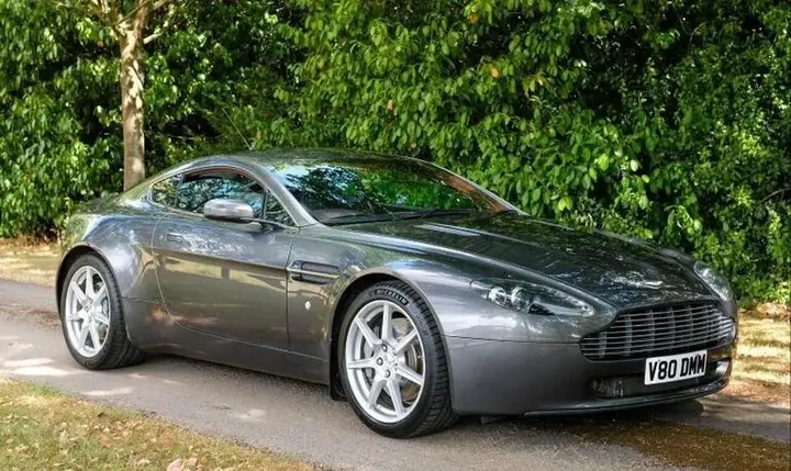 Aston Martin Vantage 2008 photo 2