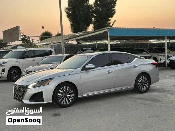 Nissan Altima 2023 photo 2
